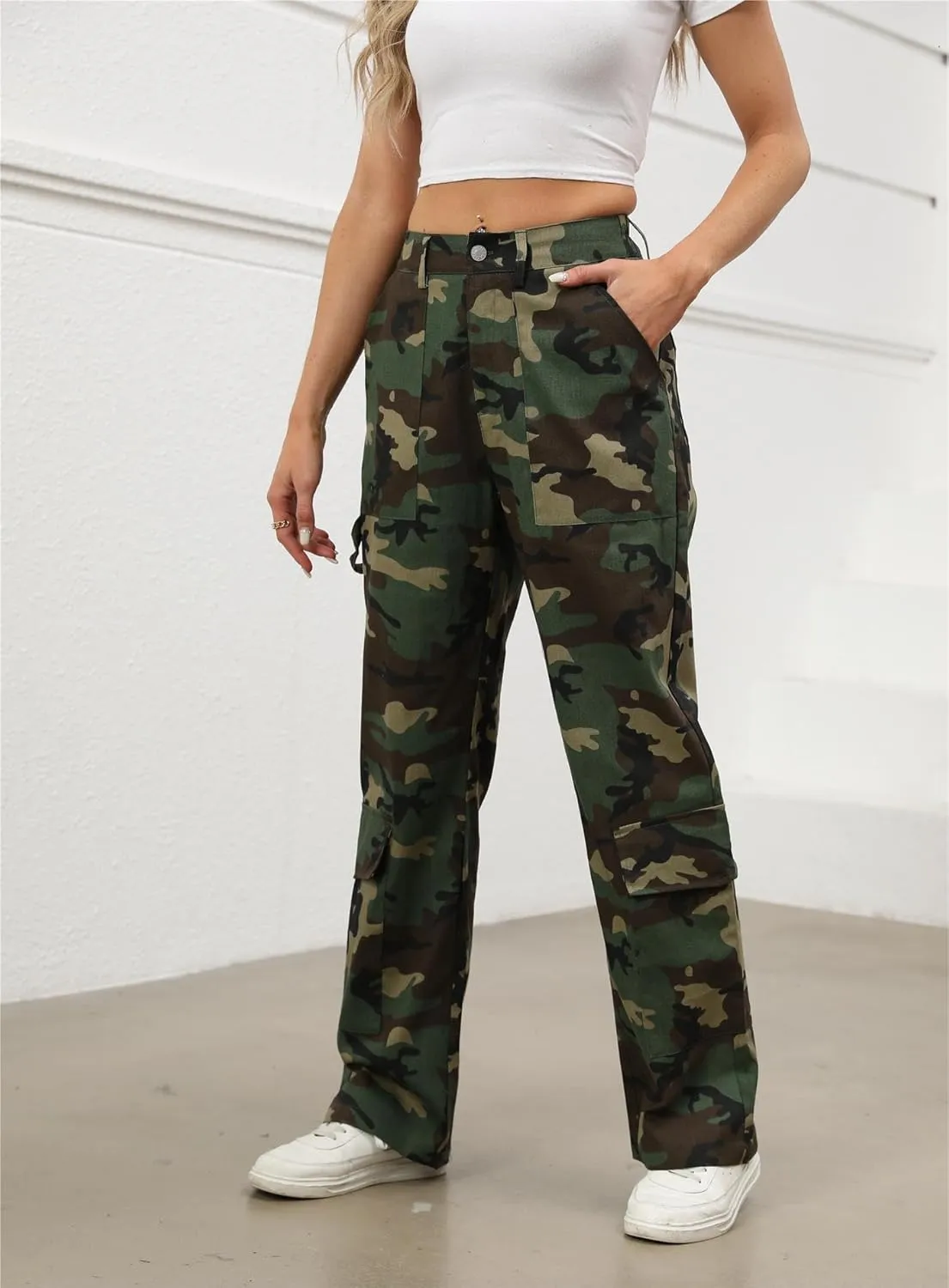 Kedera Women Camo Print Flap Pocket Wide Leg Pants Mid Waist Trousers Casual Boyfriend Cargo Parachute Baggy Pants