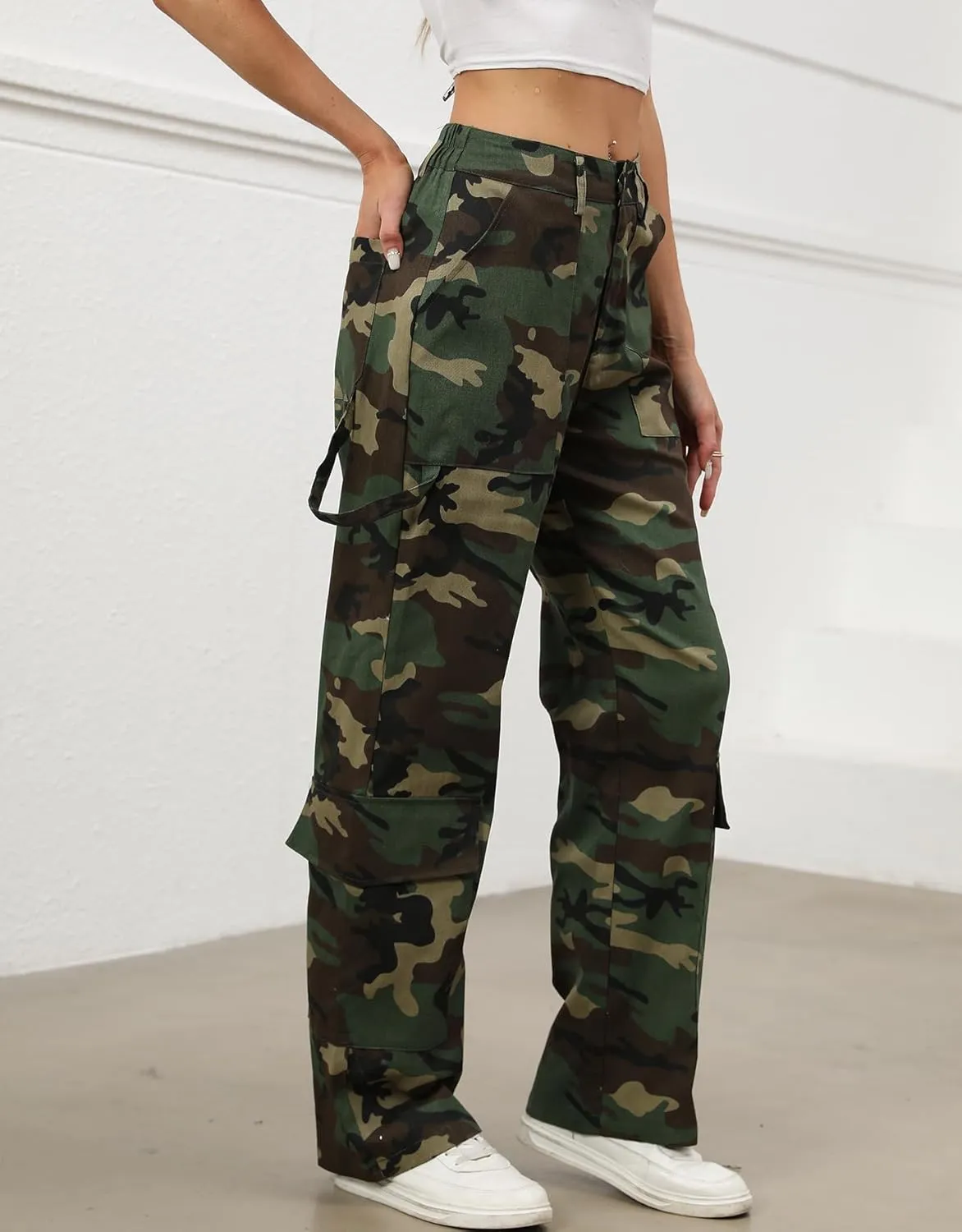 Kedera Women Camo Print Flap Pocket Wide Leg Pants Mid Waist Trousers Casual Boyfriend Cargo Parachute Baggy Pants